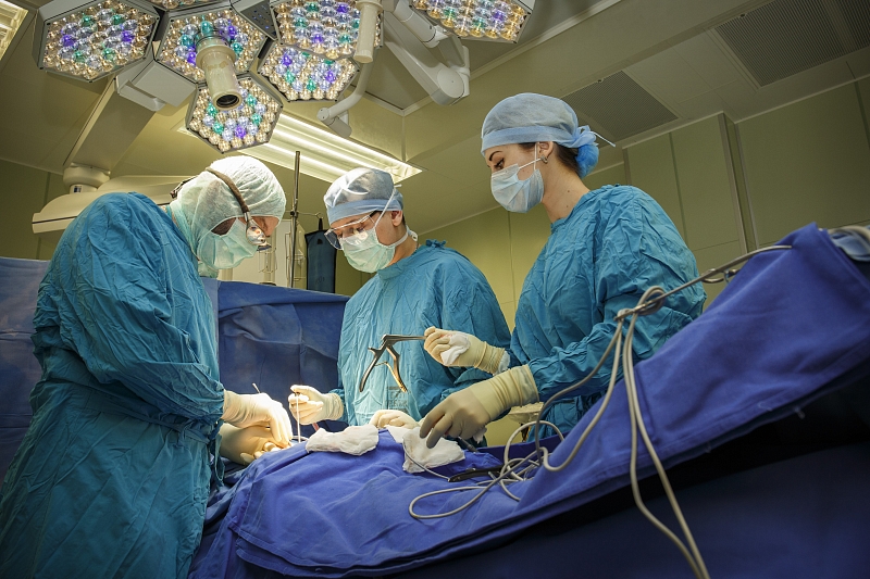 В Краснодарском крае хирурги удалили пациентке 4-килограммовую опухоль