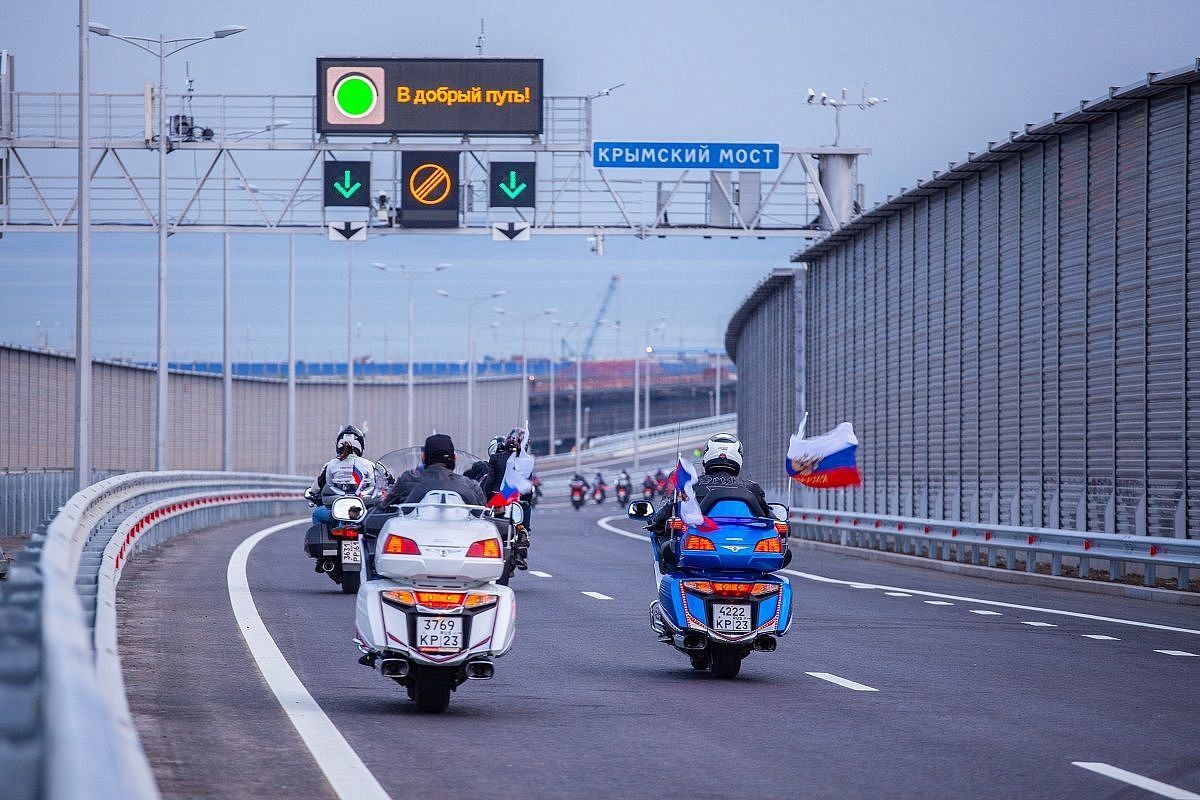 Очередей к Крымскому мосту со стороны Краснодарского края и Керчи нет