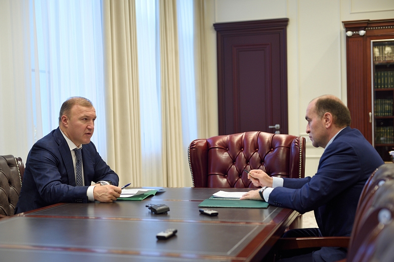 Глава Адыгеи провел рабочую встречу с руководителем УФНС РФ по Республике Адыгея