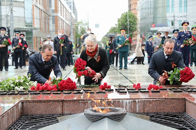 Губернатор Кубани Вениамин Кондратьев почтил память героев, павших в годы Великой Отечественной войны 