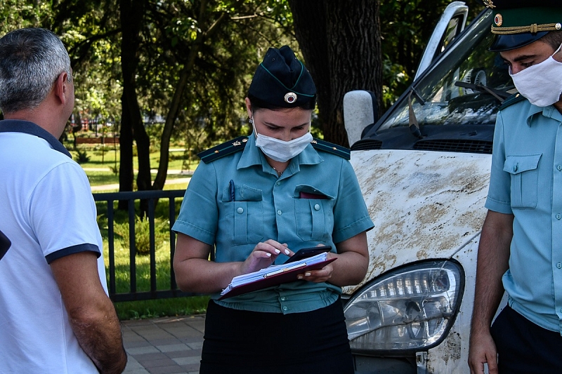 Судебные приставы устроили облаву на должников на улицах Краснодара. Арестовано 26 автомобилей