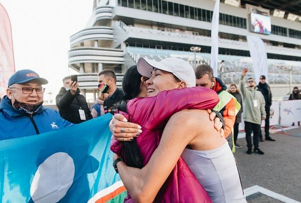 Сардана Трофимова и Юрий Чечун стали победителями чемпионата России по марафону