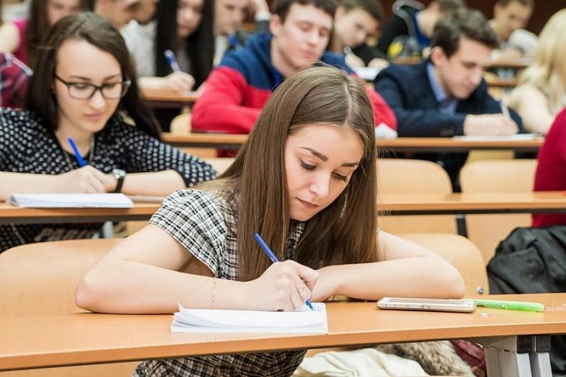 Итоги краевого конкурса на соискание стипендий для талантливой молодежи подвели в Краснодаре
