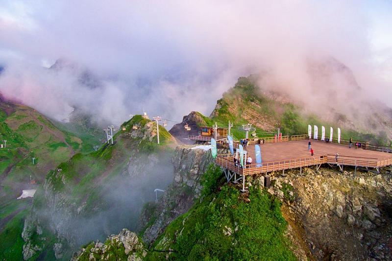 В горах Сочи появилась смотровая площадка с обзором 360 градусов