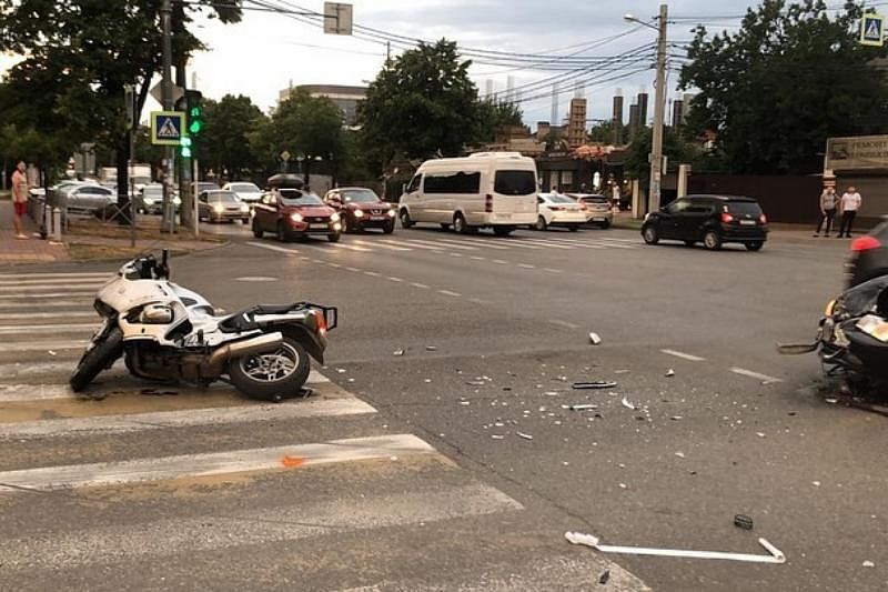 В Краснодаре мотоциклист пострадал в ДТП с иномаркой
