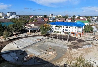 Благоустройство центральной площади Белореченска по нацпроекту «Жилье и городская среда» выполнили на 75%