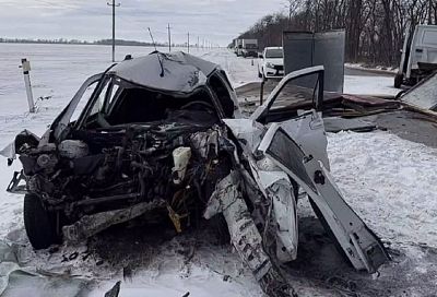 Легковушку разорвало на части: водитель «Лады Приоры» погиб в ДТП с «Газелью» на Кубани