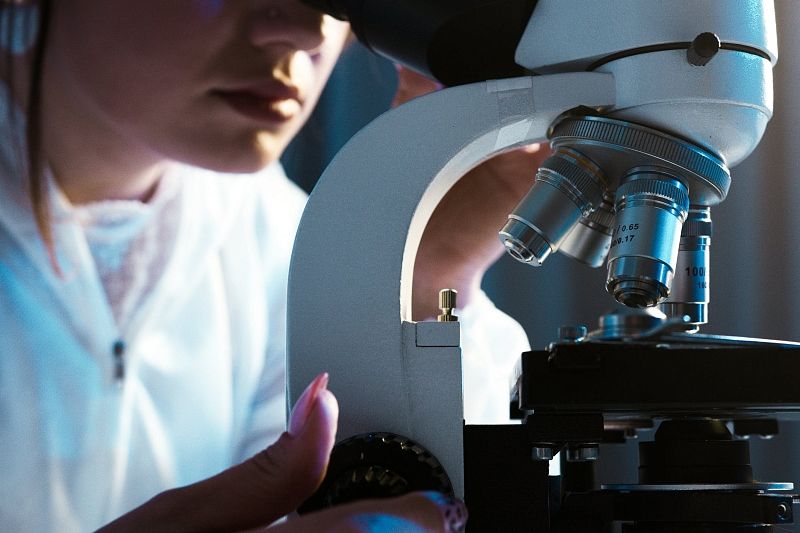 Российские ученые нашли способ быстрого уничтожения раковых клеток