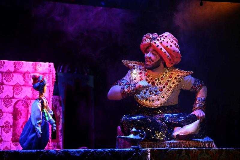Новый театр кукол поставил «Волшебную лампу Аладдина».