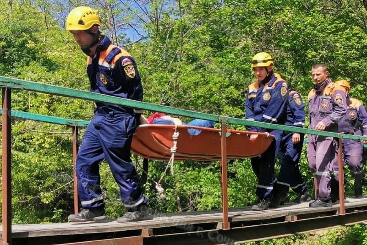 Туристка получила перелом ключицы во время экскурсии по Свирскому ущелью в Сочи 