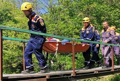 Туристка получила перелом ключицы во время экскурсии по Свирскому ущелью в Сочи 