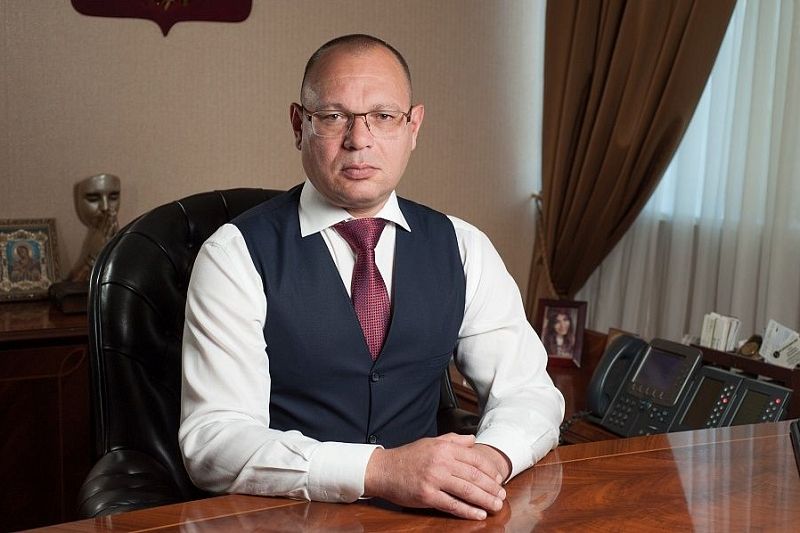 Исполнительный директор, Управляющий филиалом «Южный» Банка УРАЛСИБ Эдуард Колесников.