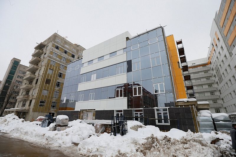 Новый корпус краевой клинической больницы №1 в Краснодаре возведен почти на треть