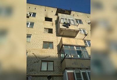 В Анапе произошел пожар в квартире из-за короткого замыкания зарядки для мобильника. Есть пострадавший