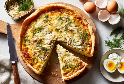 Рыбный манник: заливной пирог, который пропекается ровно и держит красивый разрез