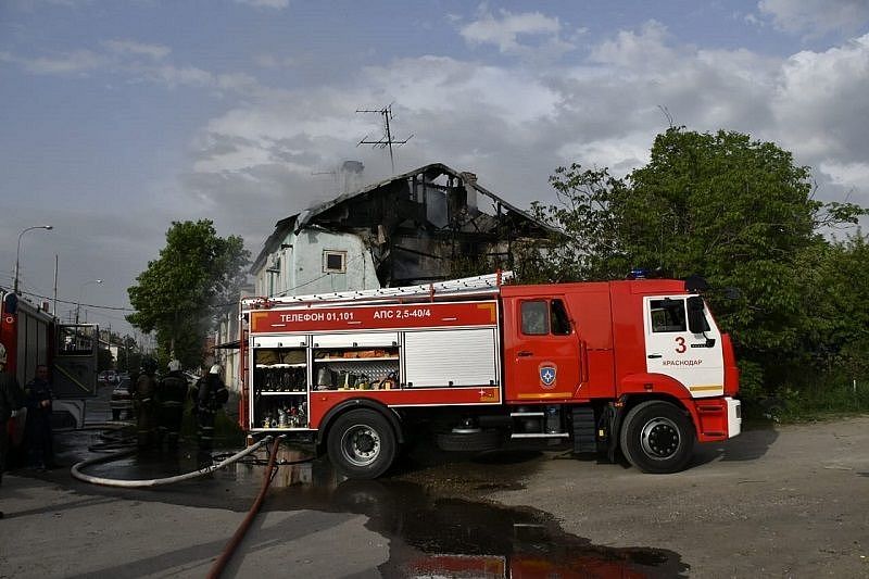 В Краснодаре из-за пожара в многоквартирном доме эвакуировали 15 человек