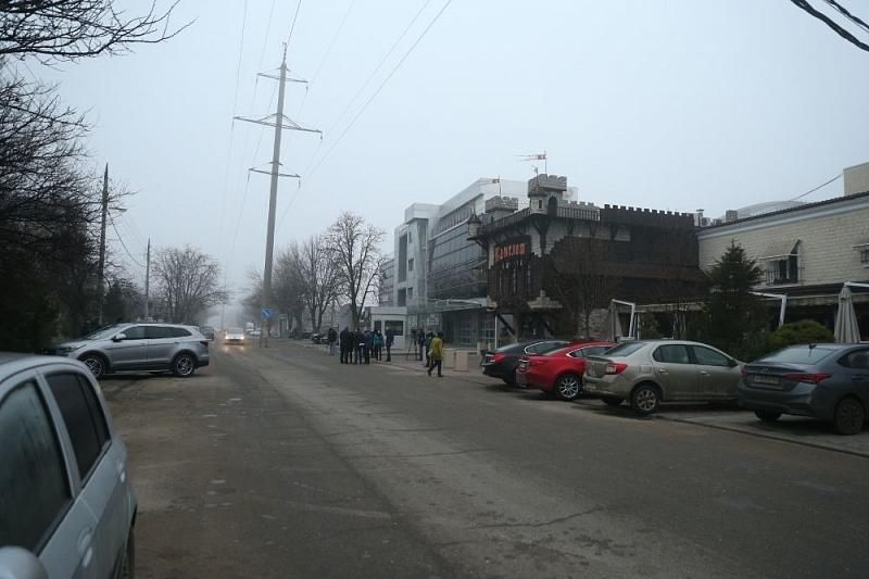 В Краснодаре на 4 месяца закроют сквозной проезд по улице Васнецова