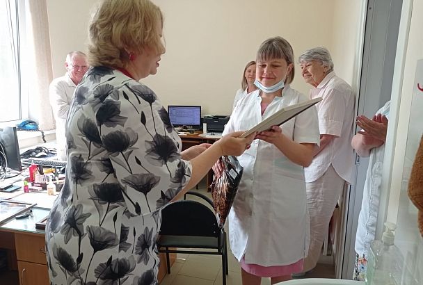 Активисты «Единой России» поздравят медработников с профессиональным праздником
