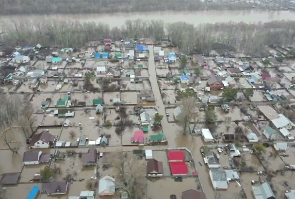 «Вода может прийти стремительно». Жителей Оренбурга предупредили о возможной эвакуации