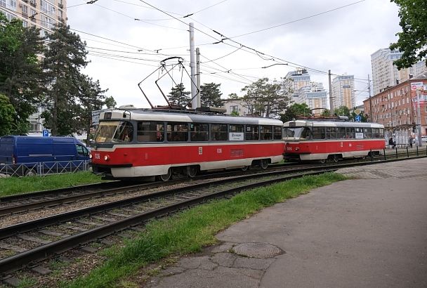 В Краснодаре росгвардейцы задержали пьяного мужчину, бросавшегося на пассажиров трамвая
