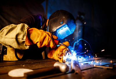 Минстрой: заработок сварщика может достигать 500 000 рублей