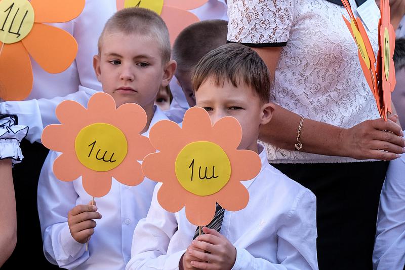 24 первых класса: новая школа на 1550 мест в одну смену начала работу в День знаний в Краснодаре