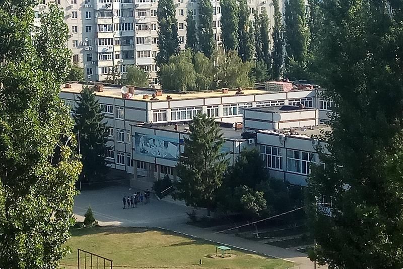 В Краснодаре из-за пожара в школе эвакуировали 30 человек