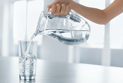 Вот что вам нужно пить каждое утро: 1 стакан такой воды натощак разжижает кровь и защитит сердце