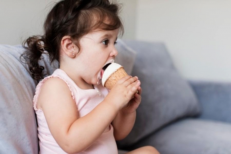 Роскачество развеяло миф о вреде мороженого при простуде