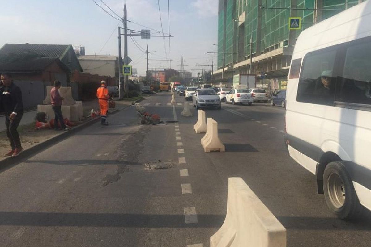 В Краснодаре на участке улицы Школьной ограничено движение транспорта