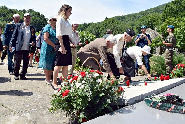 В Горячем Ключе перезахоронили останки 19 воинов ВОВ
