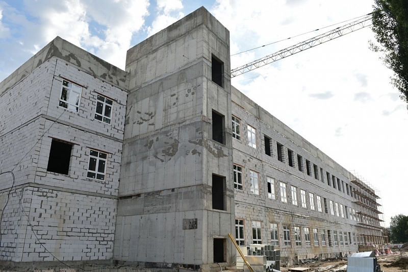 В Краснодаре территорию будущей школы в поселке Российском готовят к благоустройству