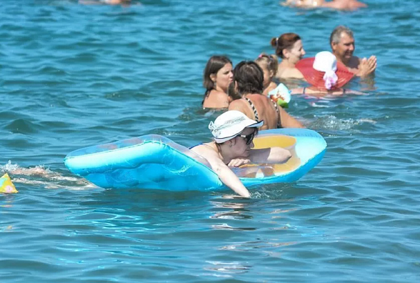 В Анапе сняли запрет на купание в море