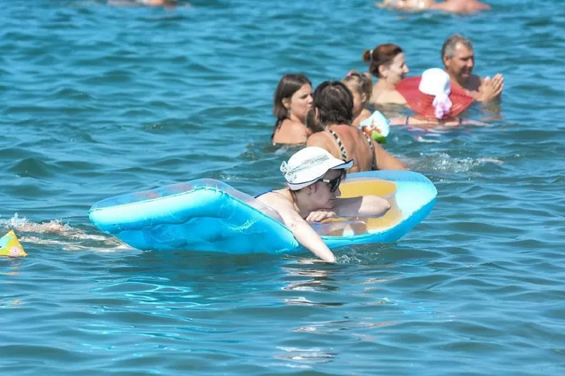 В Анапе сняли запрет на купание в море