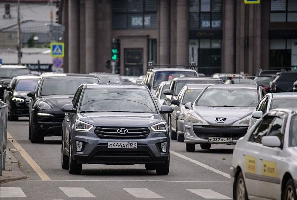 Дефицит таксистов в Краснодарском крае достигает 30%