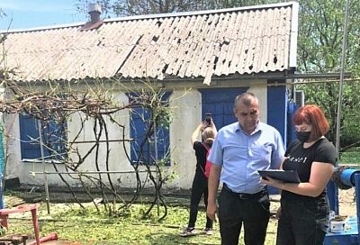 Более 260 пострадавших от разгула стихии жителей Павловского района получили материальную помощь