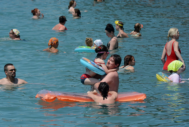 В Гидрометцентре заявили о начале купального сезона на курортах Черного моря