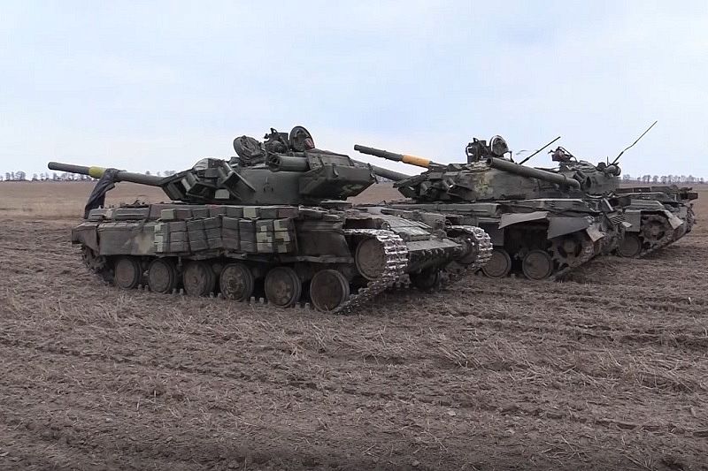 Минобороны РФ показало захваченную бронетехнику ВСУ около Чернигова
