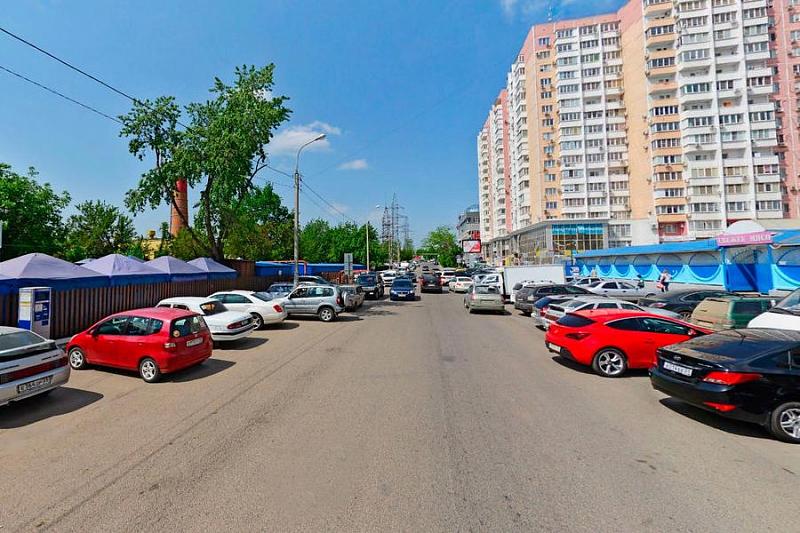 В Краснодаре рядом с рынком по улице Атарбекова появится закрытая платная парковка