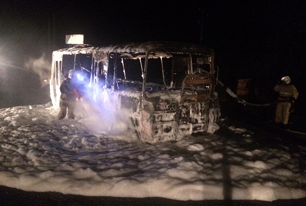 В Краснодарском крае на метановой заправке сгорел автобус