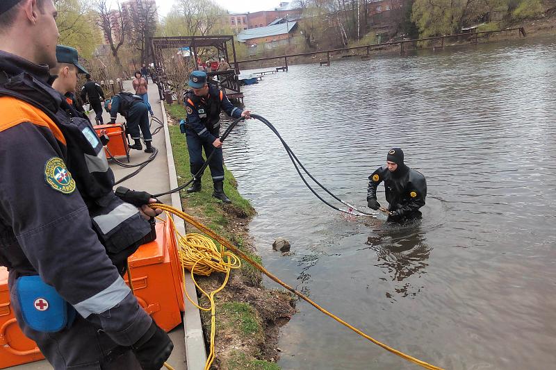 В Ростове в реке утонул мужчина