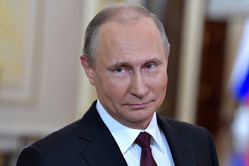 Путин поручил правительству исключить возрастную категорию «0+» 