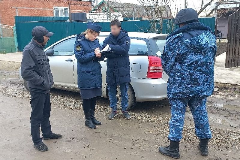 Житель Кубани лишился двух иномарок из-за долгов по алиментам и штрафов за нарушения ПДД