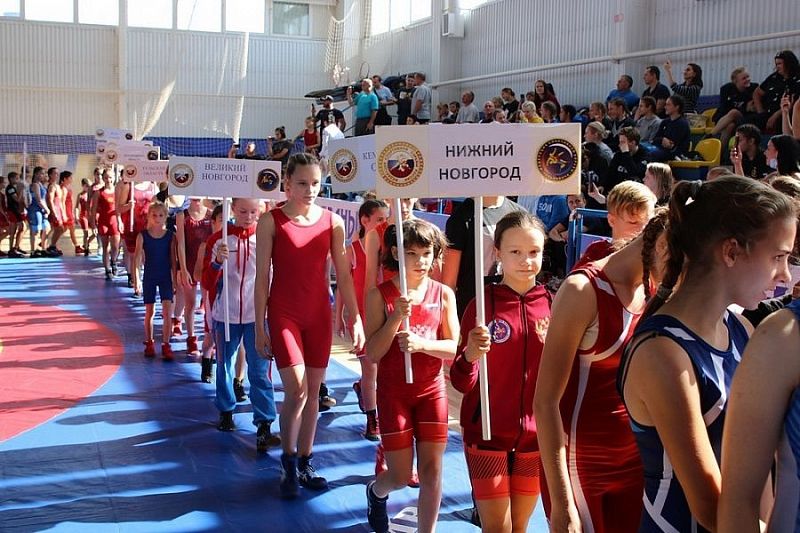 Всероссийские соревнования по вольной борьбе среди девушек стартовали в Гулькевичах