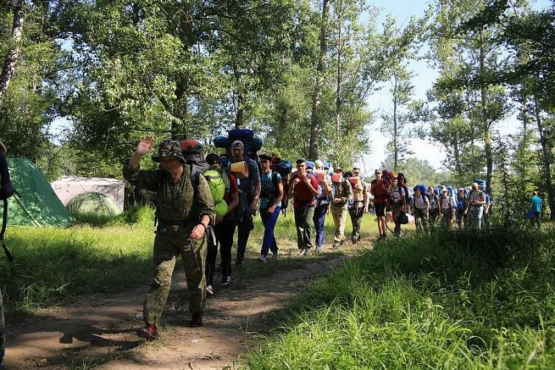 В Краснодарском крае 96 подростков отправились в военно-патриотический поход «Ратник»