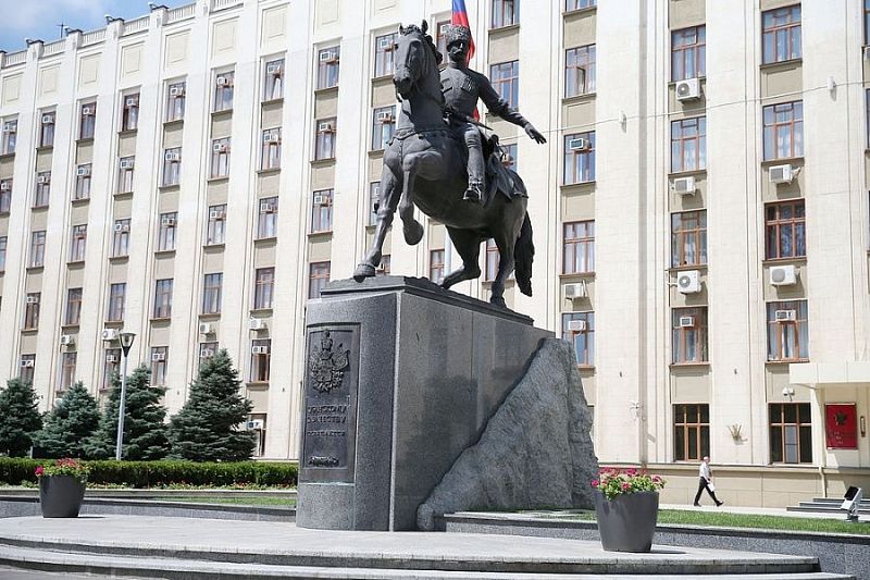 Казаки прокомментировали осквернение памятника в центре Краснодара