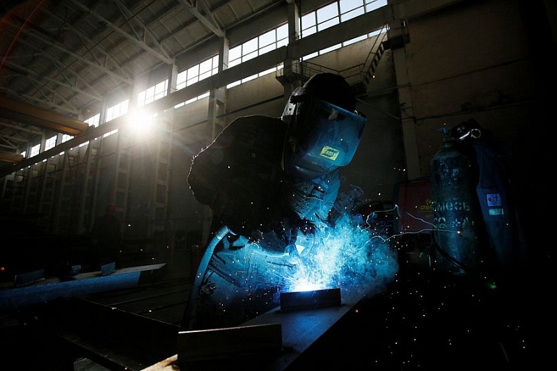 Успенский завод металлоконструкций благодаря участию в нацпроекте за год увеличил объем выпускаемой продукции на 15%