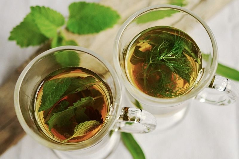 Ревматолог поделился рецептом травяного чая, который поможет снять приступ подагры