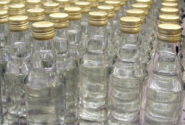Сотрудник полиции в составе ОПГ привез в Краснодар 40 тонн контрафактного спирта