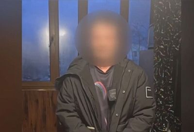 В Сочи задержан завербованный мошенниками курьер, забравший у пенсионерки более 2 млн рублей